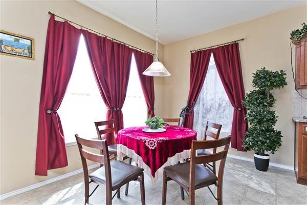    Breakfast area in Kitchen 