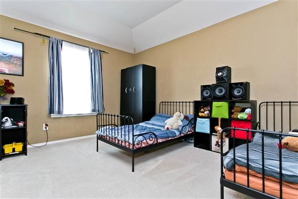    Secondary Bedroom 