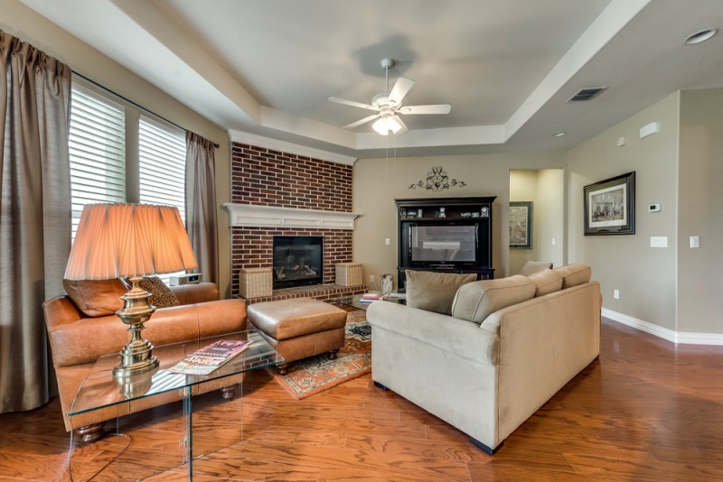    Family Room with Tray Ceiling 