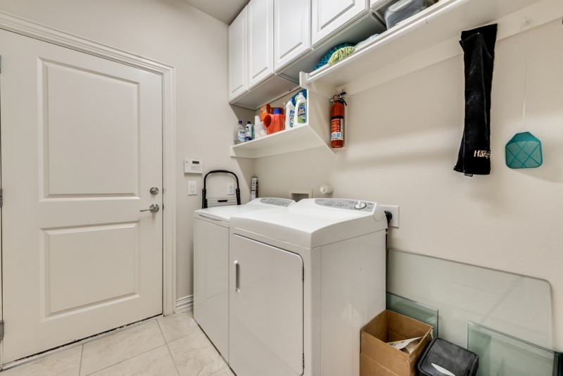    Utility Room with Space for Fridge 