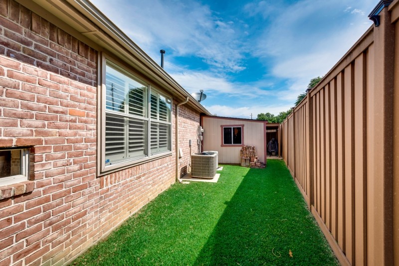    Side with Storage Shed 