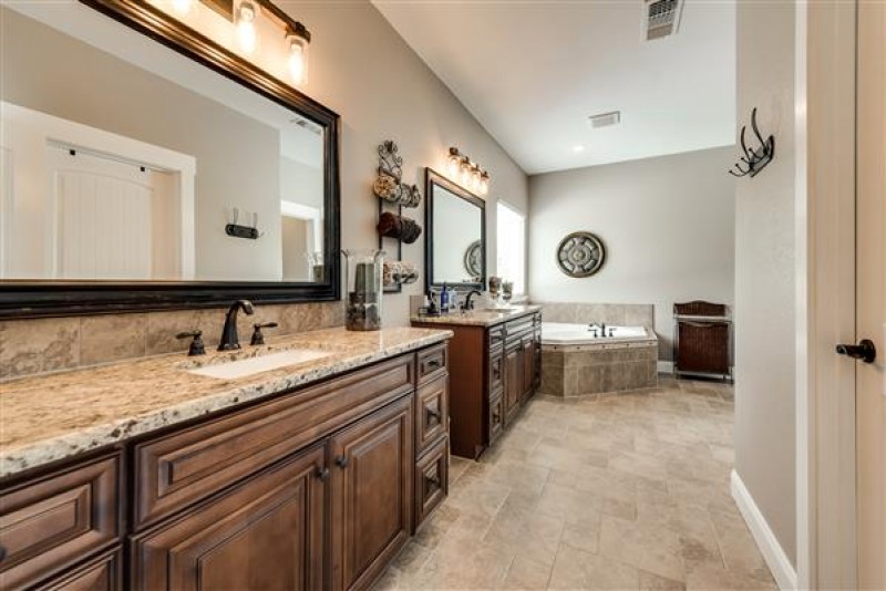    Master Bath 