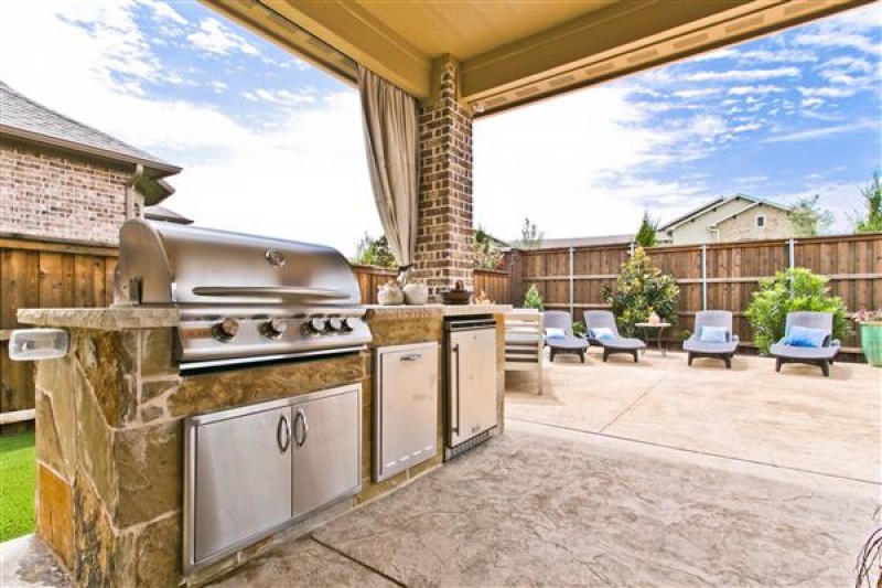    Outdoor Kitchen 