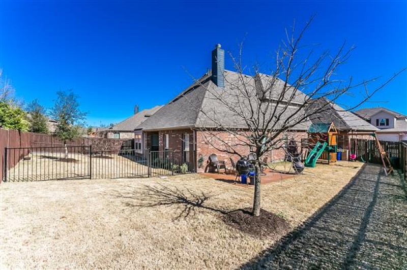    Large Yard split with Wrought Iron 