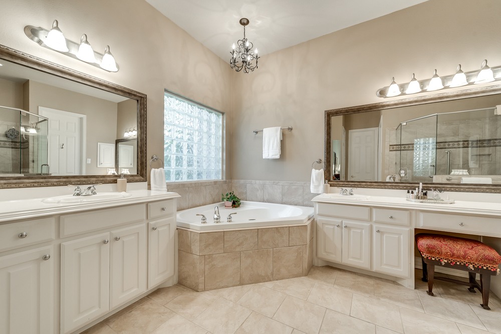    Master Bath 