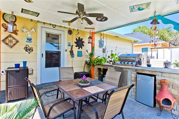    Outdoor Kitchen 