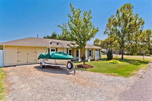    Garage view 