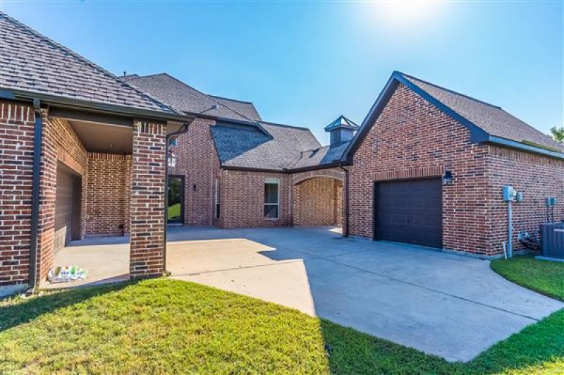      Car Garage with Porte cochere 