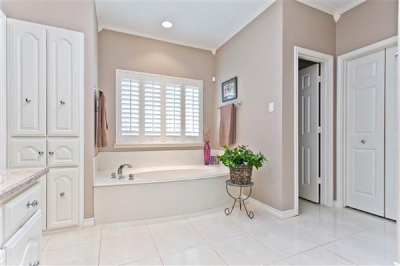    Master Bath 