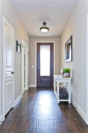    Hardwood Entry 