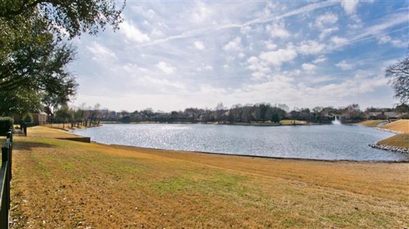    Sprawling Yard and Lake 