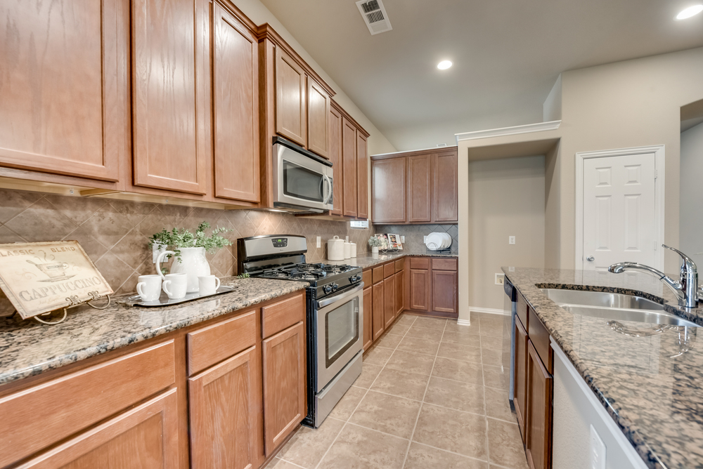    Chef s Kitchen with Granite Countertops 