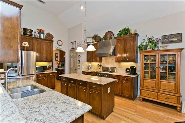     Hardwoods in Kitchen 