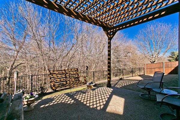    Pergola Covered Patio 