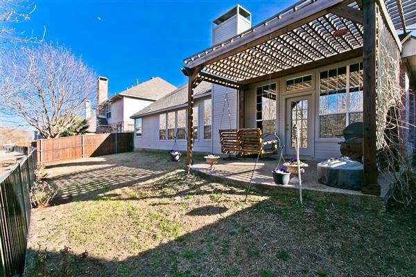    Pergola Covered Patio 