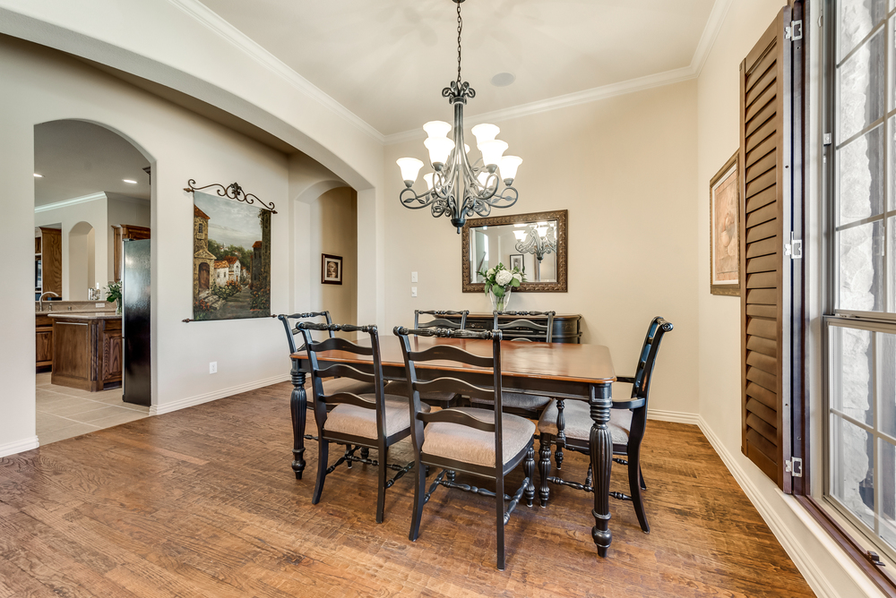    Elegant Family room with Plantation Shutters 