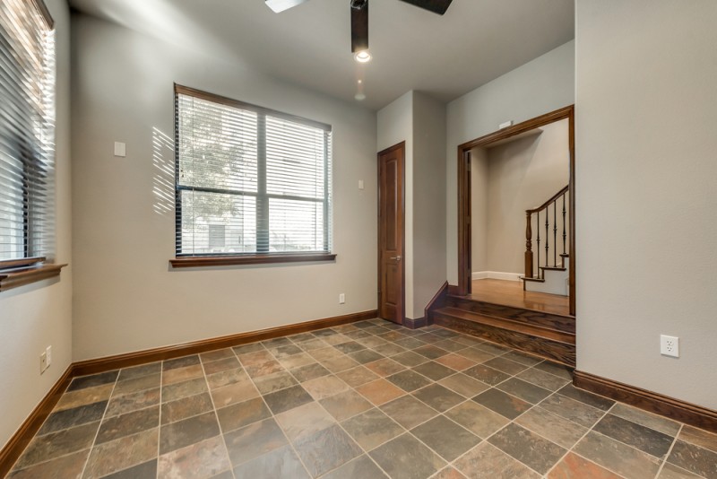    First Floor Study or Bedroom with Ensuite Bathroom 