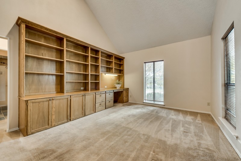      Formal Living Room 