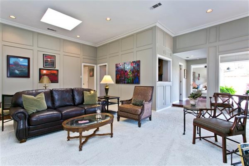    Family Room with Wet Bar 