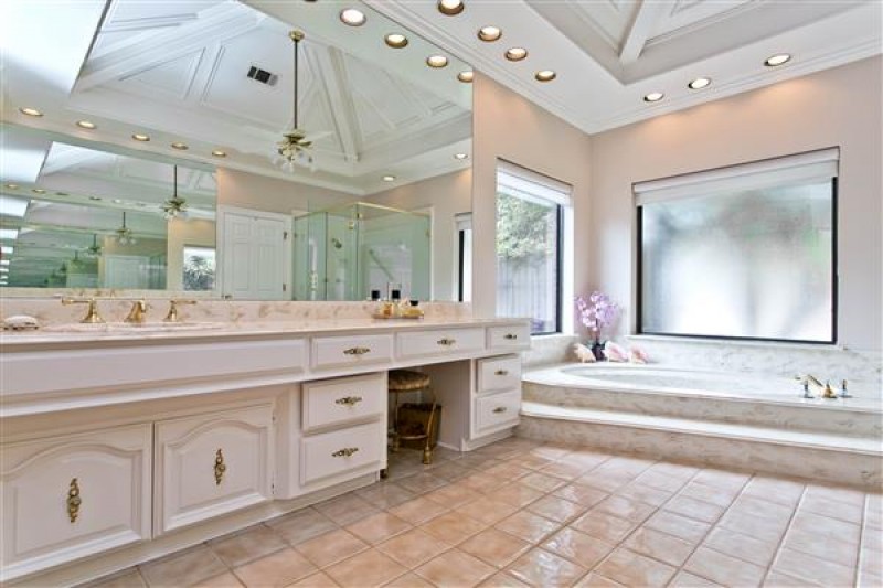    Master Bath 