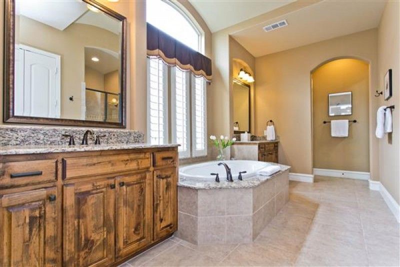    Master Bath 