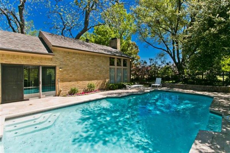    Pool  Landscaped Yard 