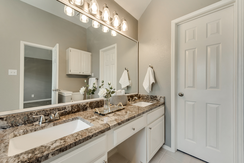    Spa Like Master Bath with Granite Counters 