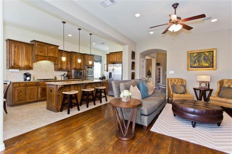    Kitchen  Family Room 