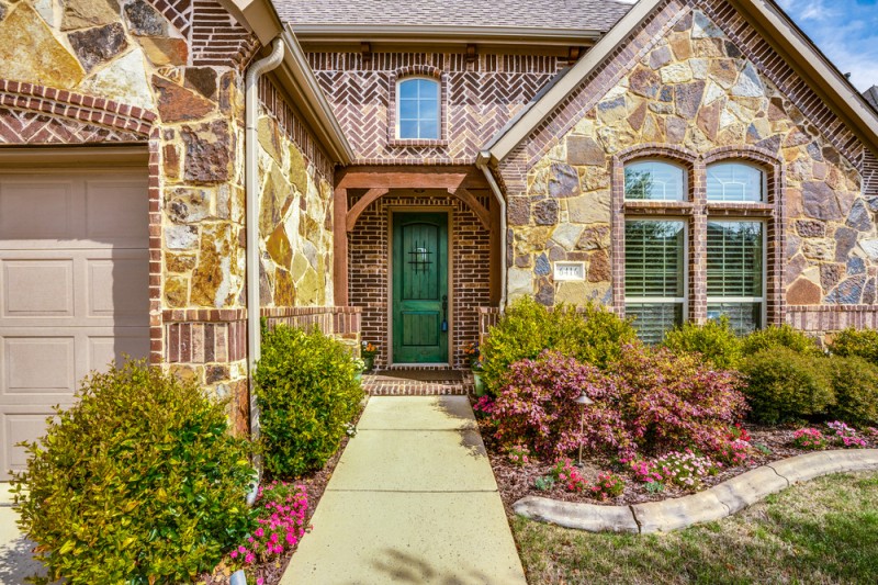    Lush Landscaping and Amazing Curb Appeal 