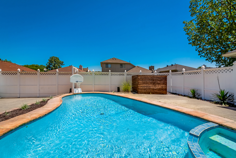    Sparkling Swimming Pool 