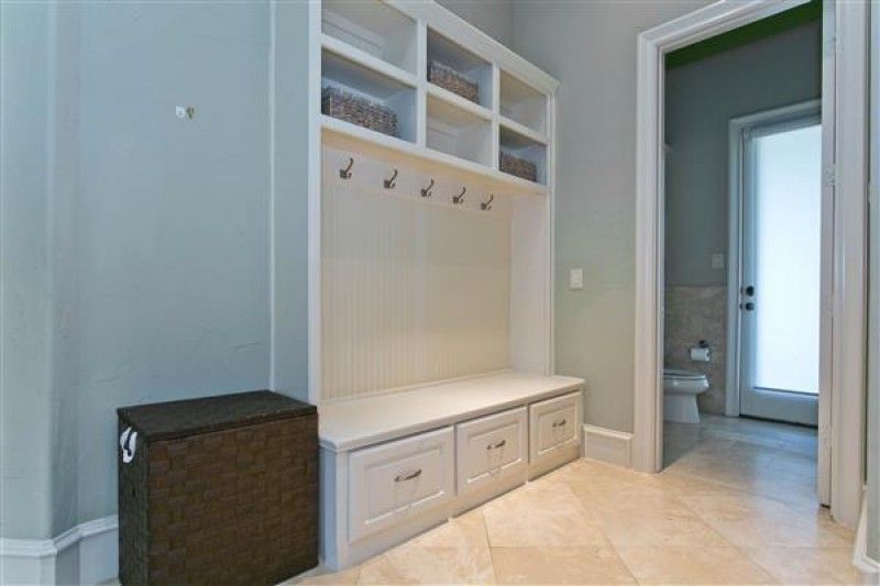    Mudroom 