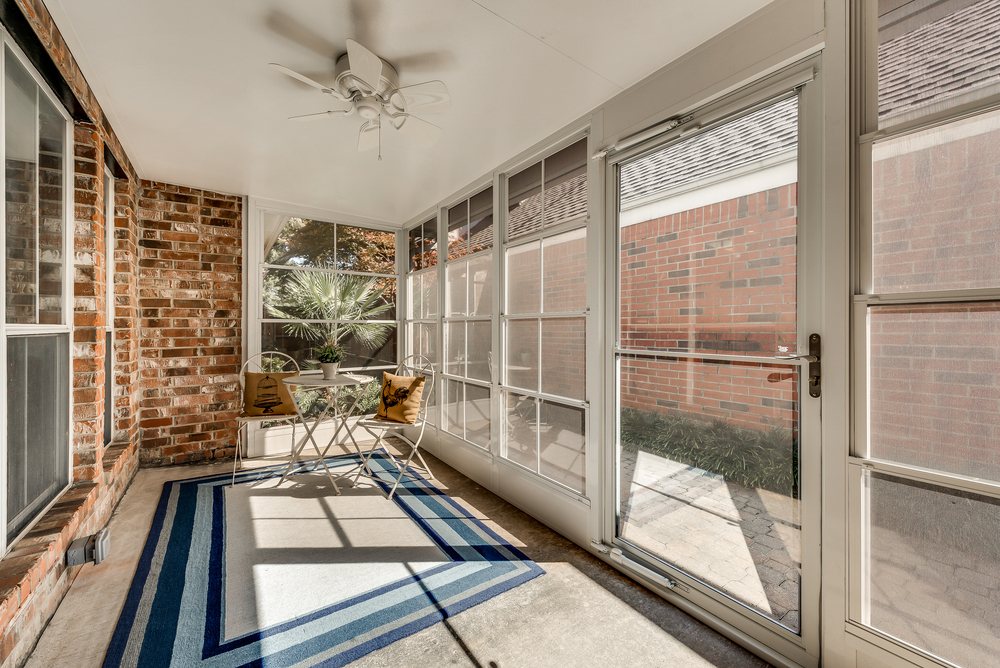    Screened Porch 