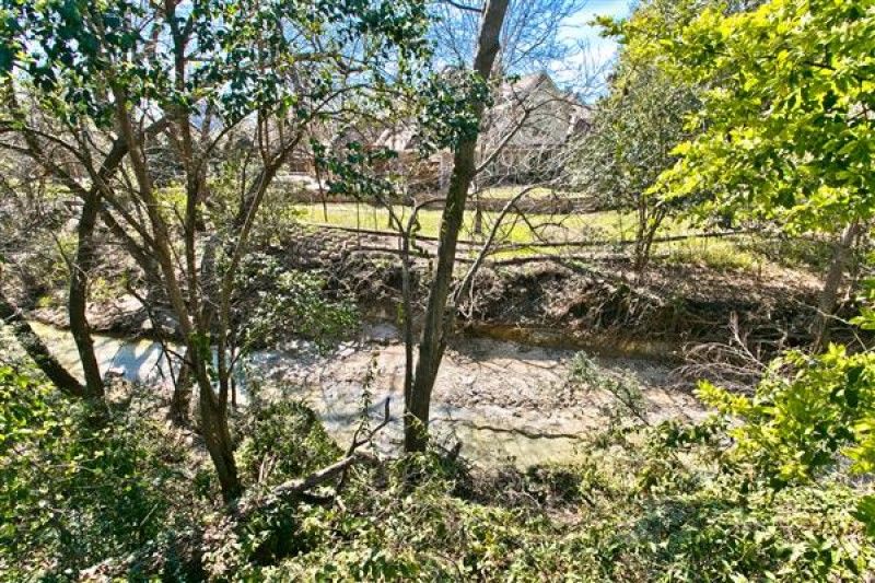    Greenbelt  Creek View 