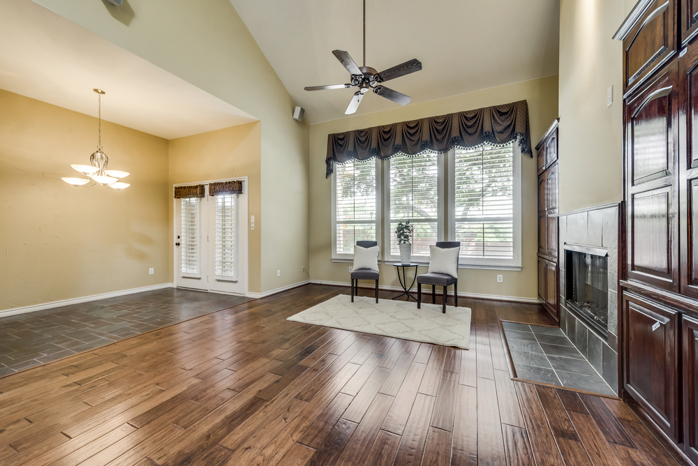    Family Room with Vaulted Ceiling 