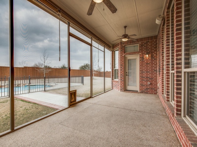    Screened Porch 