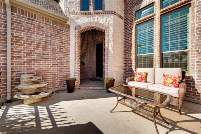    Gated Courtyard Entry 