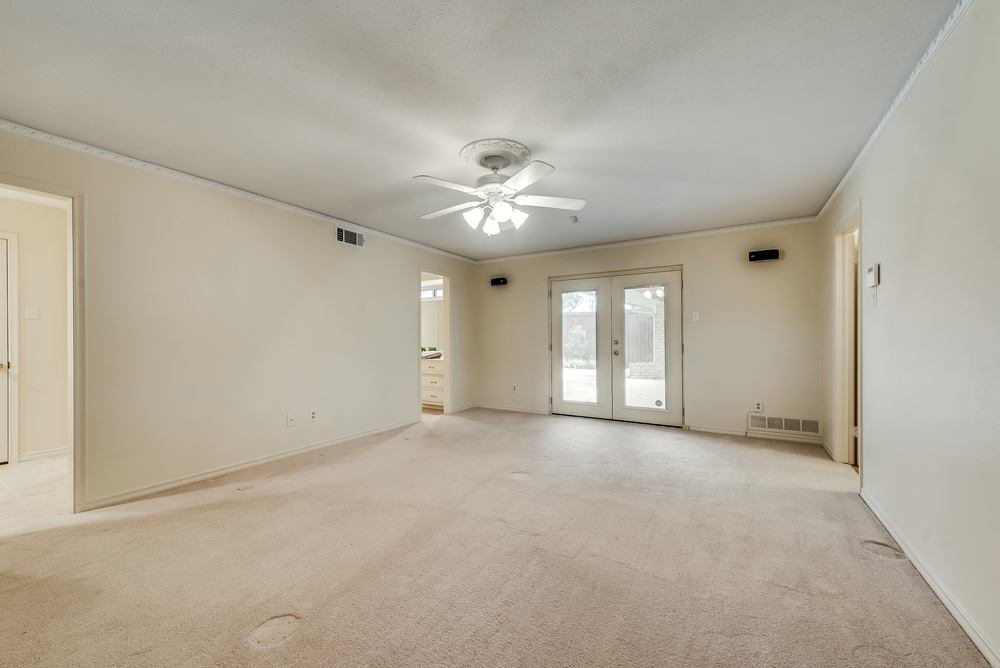    Spacious Master Suite with Door to Patio 