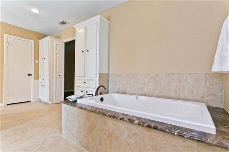    Master bath 