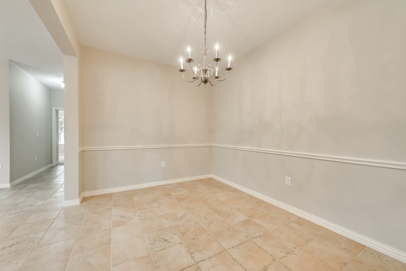    Formal Dining Room 