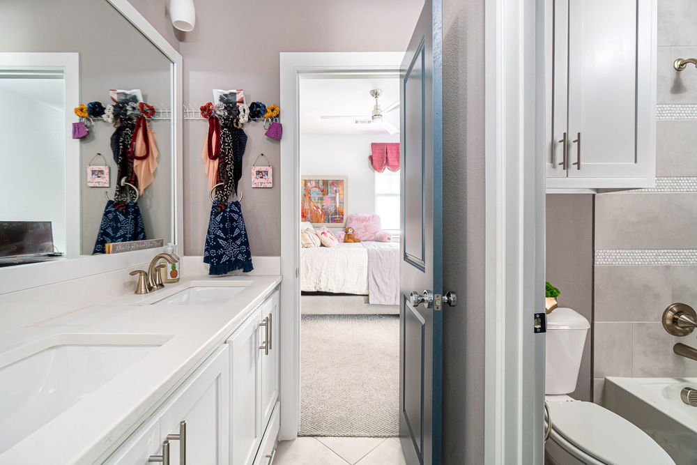    Shared Hollywood Bathroom with Dual Sinks 