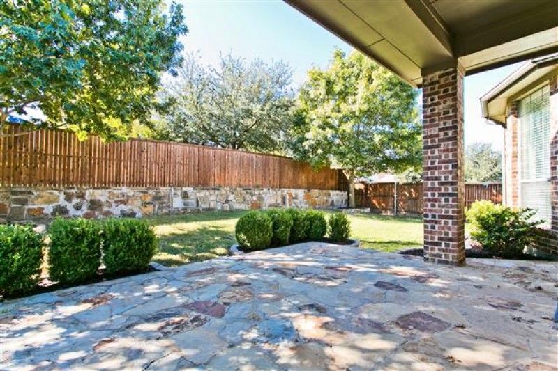    Flagstone Patio 