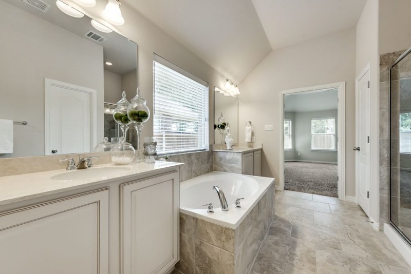    Master Bath 