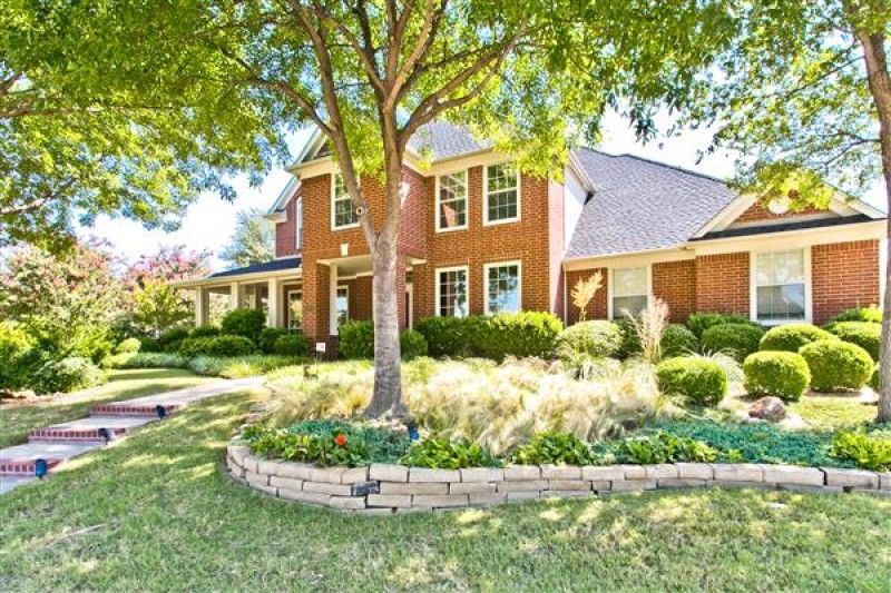    Landscaped Front Yard 