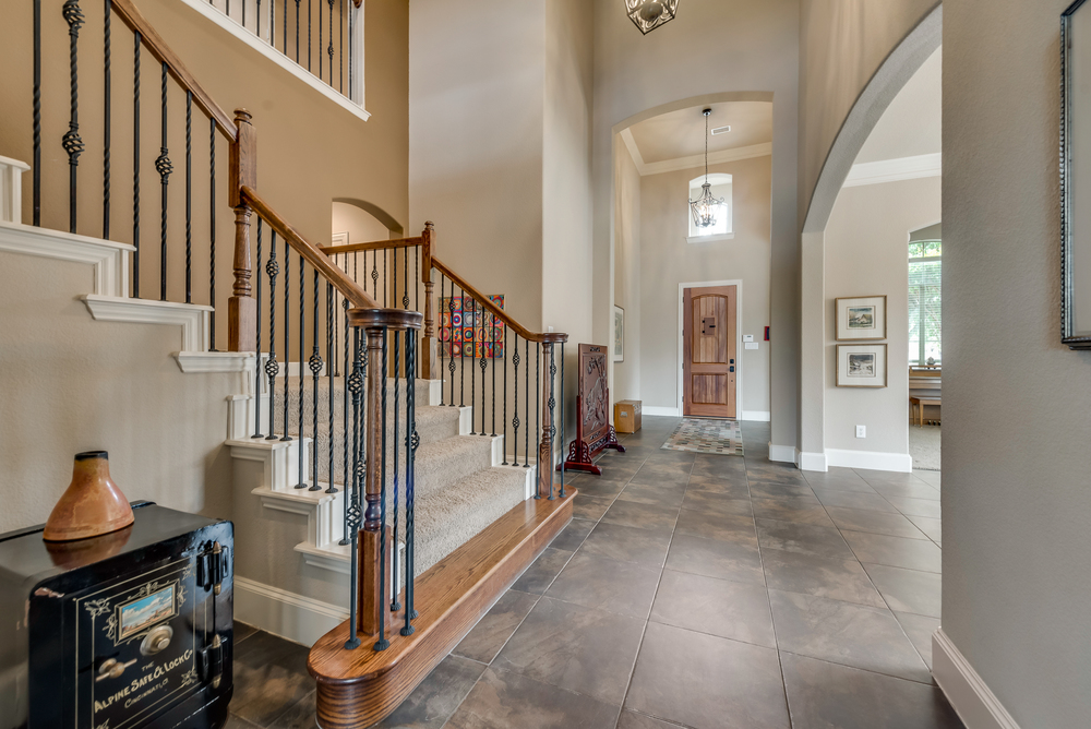    Entry with Soaring Ceilings 