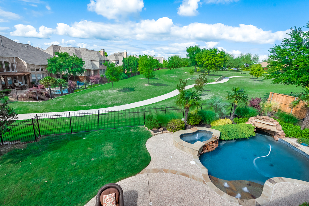    Gorgeous Backyard Views 