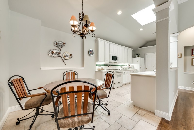    Breakfast Nook and Kitchen 