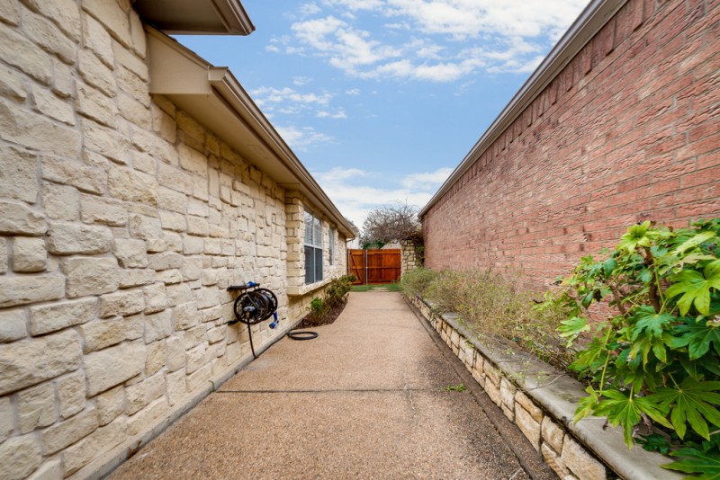    Backyard Patio 