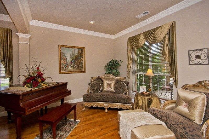    Formal Living Room 