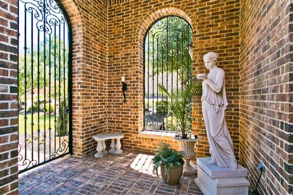    Entry into Courtyard 