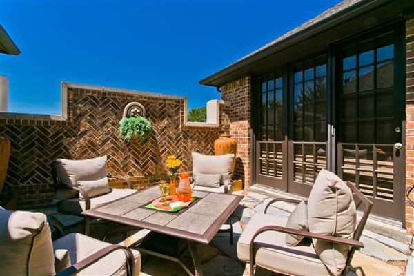    Courtyard outside Casita 